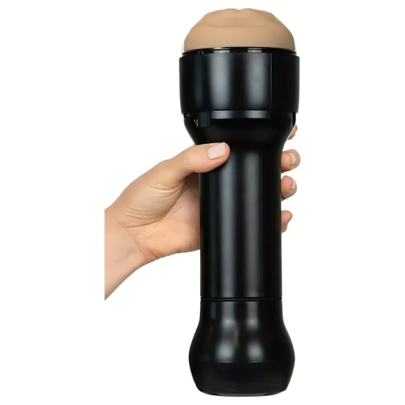 Kiiroo - mužský masturbátor ústa Victoria June - černý