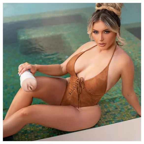 Fleshlight Kayley Gunner - realistická vagína - přírodní